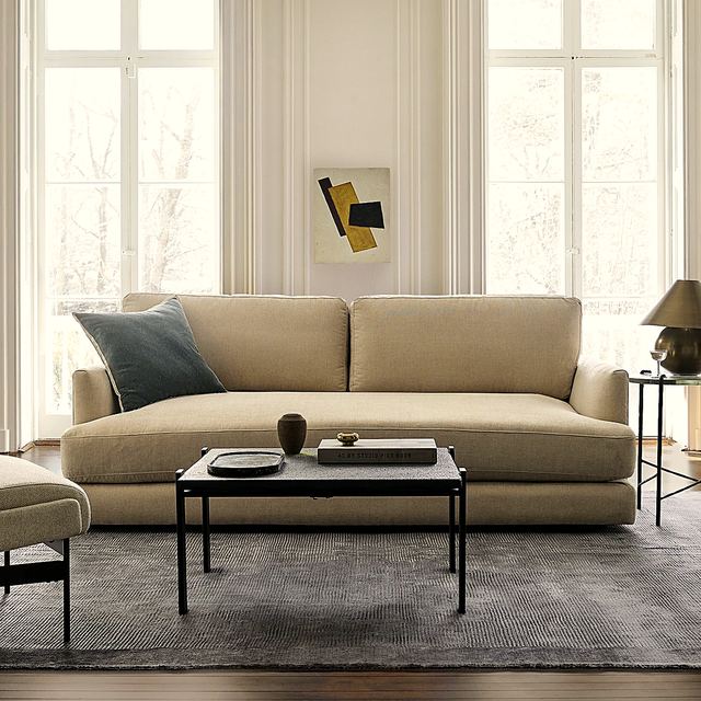 Diseño de referencia 12: Sofá beige minimalista